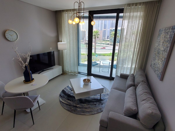 hotel style home styling, airbnb rental dubai, adress hotel dubai beach resort srtyling, home renovations, design , interior designer dubai